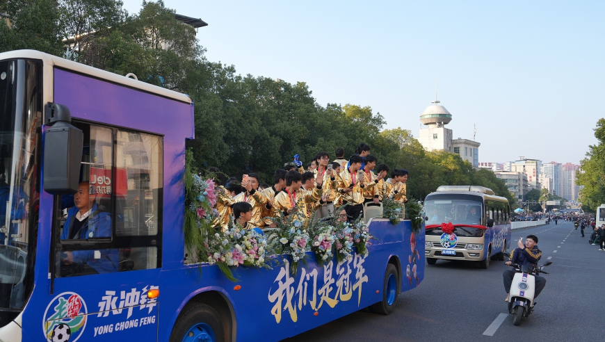 美女老板确认：遇暂时困难！无法兑现湘超夺冠赠车承诺，愿再奖10万