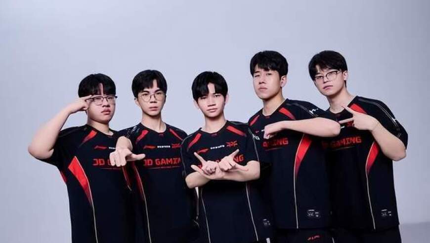 LPL开赛：年轻人的天下来了？德杯新王IG登场，JDG全新双核亮相