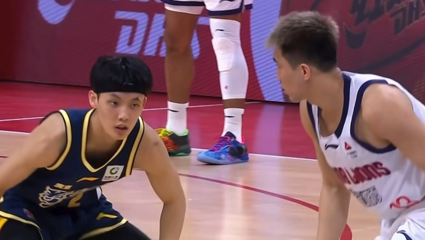 这还不进国家队？面对郭艾伦徐杰17分9助攻