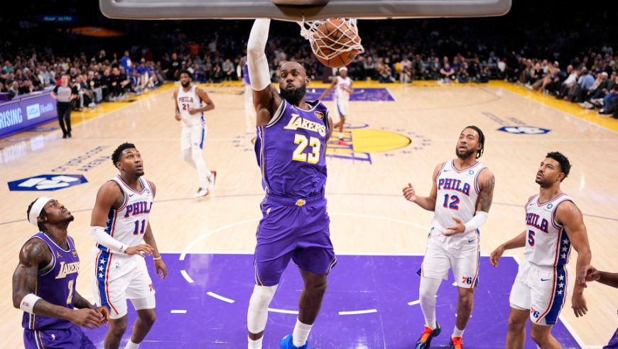 数据帝：17+10+8失误！詹姆斯创NBA纪录 超星三双变身历史第四人