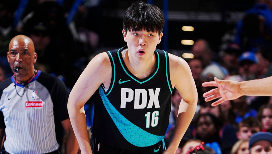 杨瀚森2分1板1助2帽集锦：两度封盖榜眼哈珀 防守端进步明显