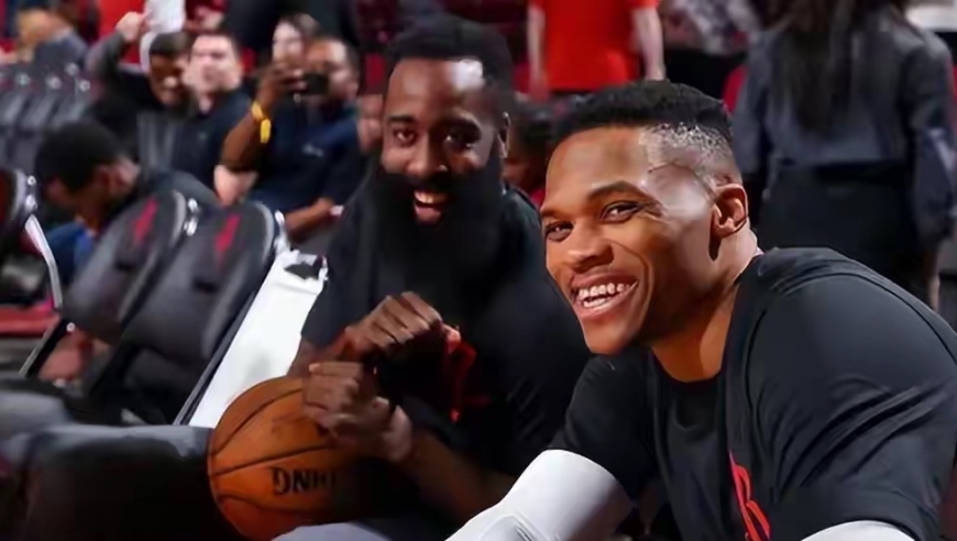 威少：两夺得分王，如今拿底薪！37岁，30000分真的没戏了