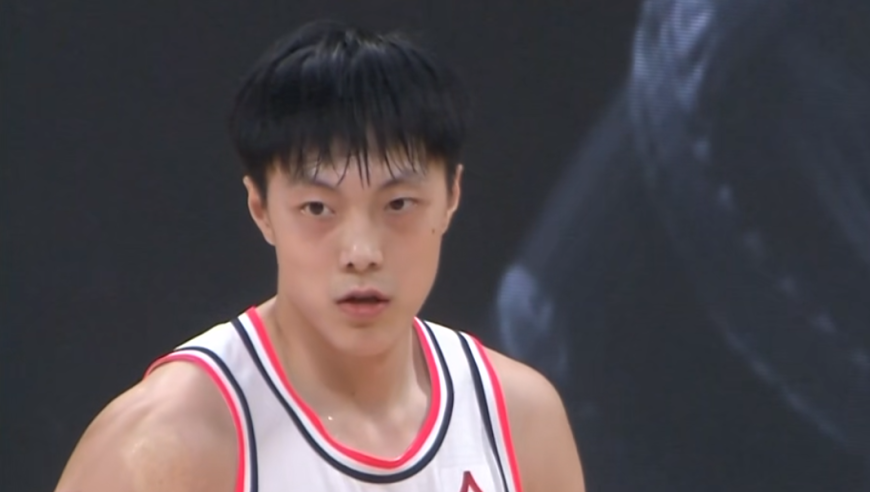 广东队600万顶薪先生！7中0得2分，球迷：分300万给徐杰