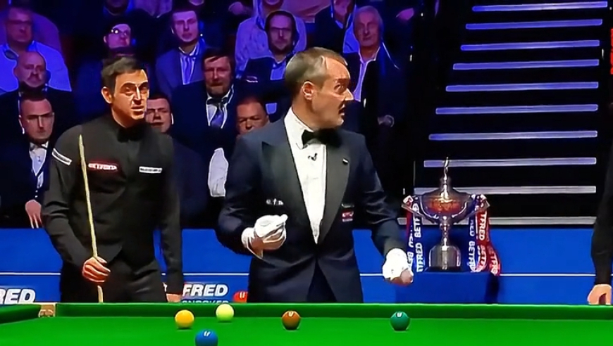 体坛名场面｜火箭指着裁判破口大骂！小特被吓得愣在原地，接连的操作简直下饭