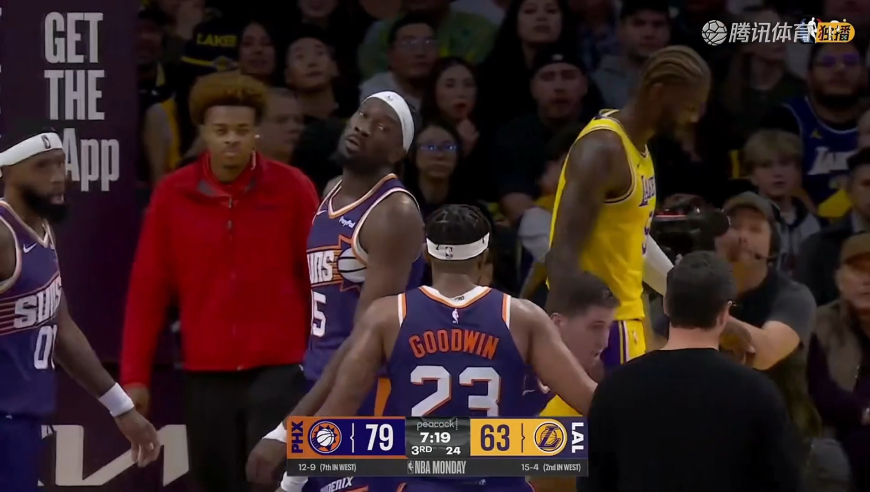 不想赢？东契奇20秒连送两记失误 马威双手挂筐暴扣直接打停湖人