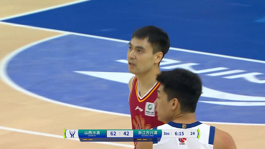 打崩了！贾明儒连中三分球 山西下半场一波12-2领先广厦20分