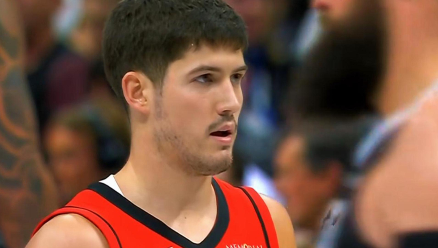 谢三疯！谢泼德爆发一分钟狂轰11分 一人打出11-0助火箭碾压掘金