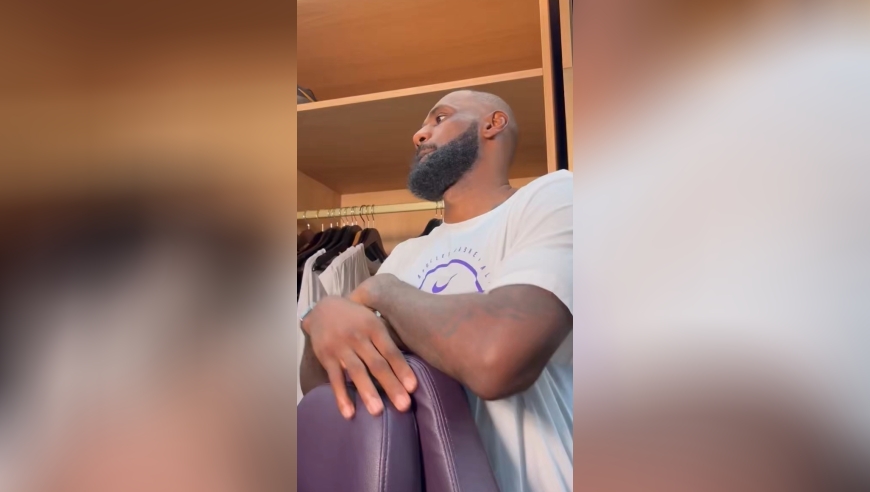 詹姆斯：我NBA首秀时爵士居然有7名球员还未出生 立马感觉腰酸背痛了