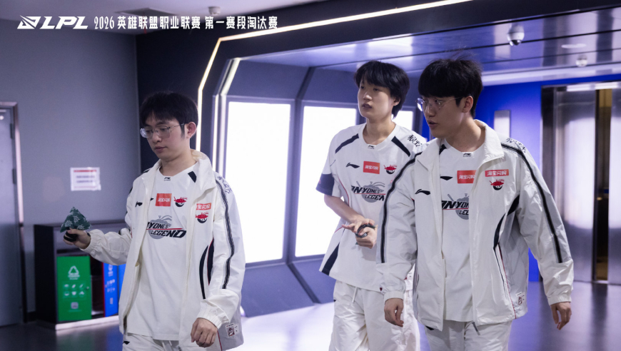 朱开涵艺连麦爆料，AL训练赛暴打LCK强队，三比零BFX三比一GEN！