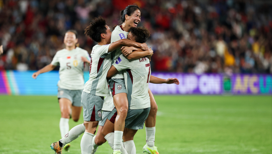 半场剧情拉满！中国女足火速扳平王霜逆转局势，朝鲜队因抗议中断比赛并遭红牌处罚