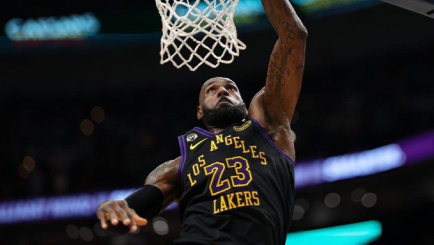 湖人狂轰142分创赛季第二高！三巨头合砍85分 引领31分大胜拒绝连败