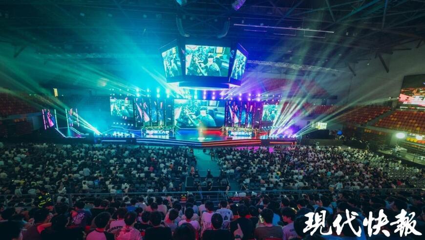 青春热血！8000+电竞爱好者在盐城共赴荣耀之巅