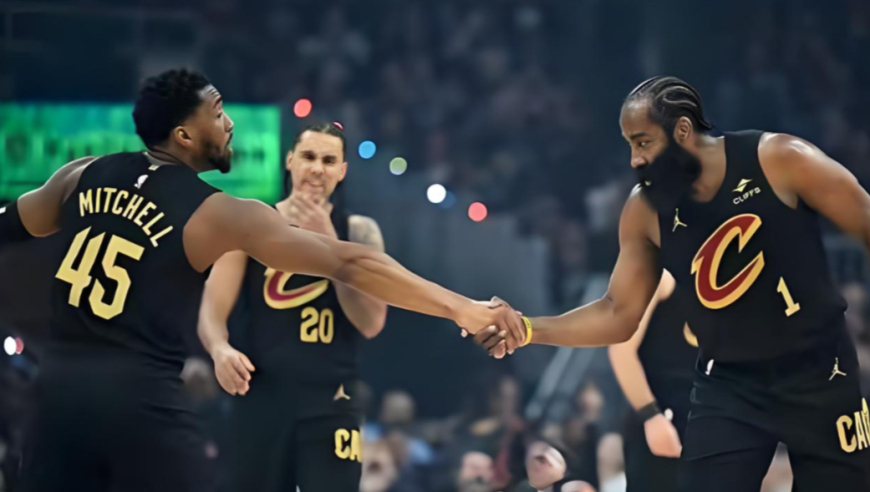 骑士雷霆决胜时刻：哈登连拿5分后却无出手机会 骑士疯狂打铁惜败雷霆