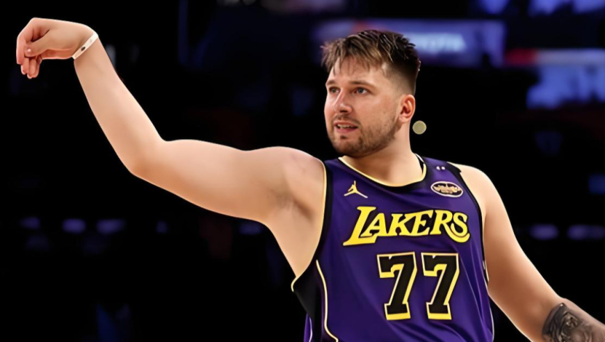 东契奇vs火箭40分10助攻集锦：决胜时刻连轰10分+连送空接带飞湖人