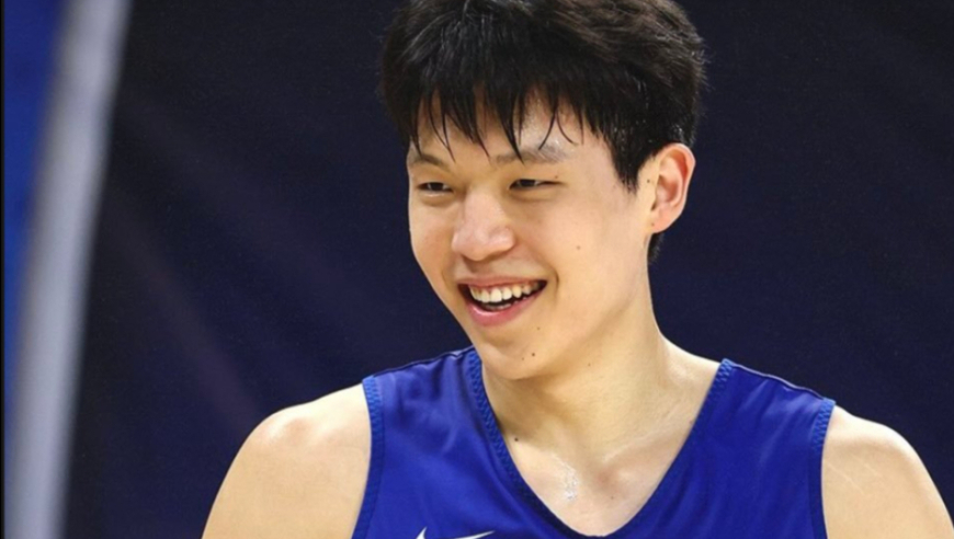行情看涨！杨瀚森试训魔术总裁找他聊了2个小时，道别：下次NBA再见！