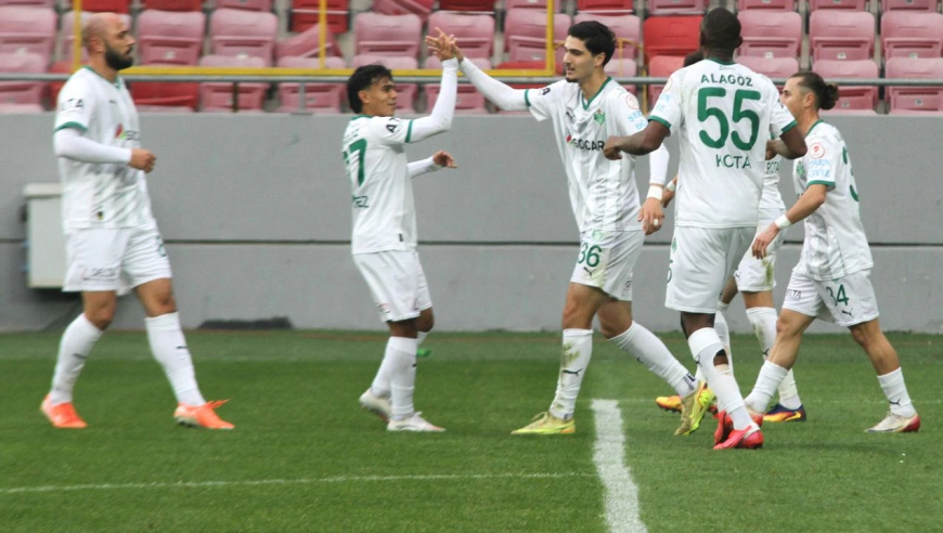 足坛同夜五佳球：土耳其杯1V6神级一条龙 阿拉伯杯炸裂重炮世界波