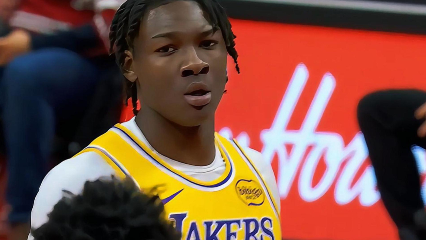 全员巨星！里夫斯连送助攻 詹姆斯与阿杜联手助湖人轮番打穿猛龙