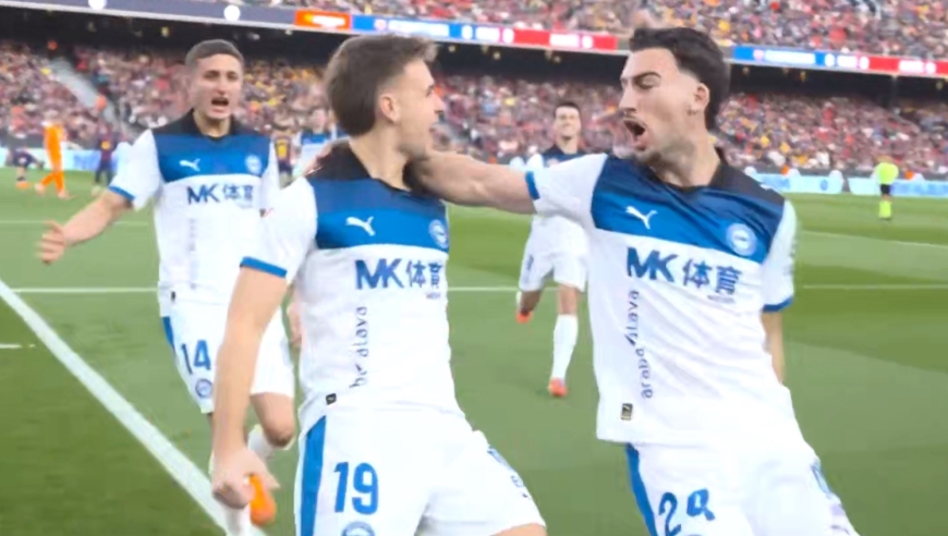 巴萨开场44秒丢球！卡萨多前点解围踢呲，伊巴涅斯破门