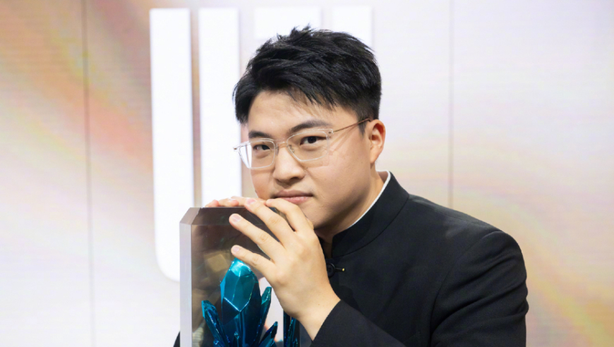 Uzi复播性情大变，让人头给队友，小天吐槽他是真的老了