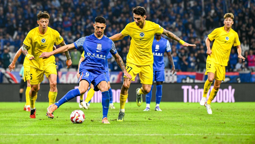 距榜首2分保留争冠悬念！申花1-0深圳： 路易斯开局头球闪击制胜