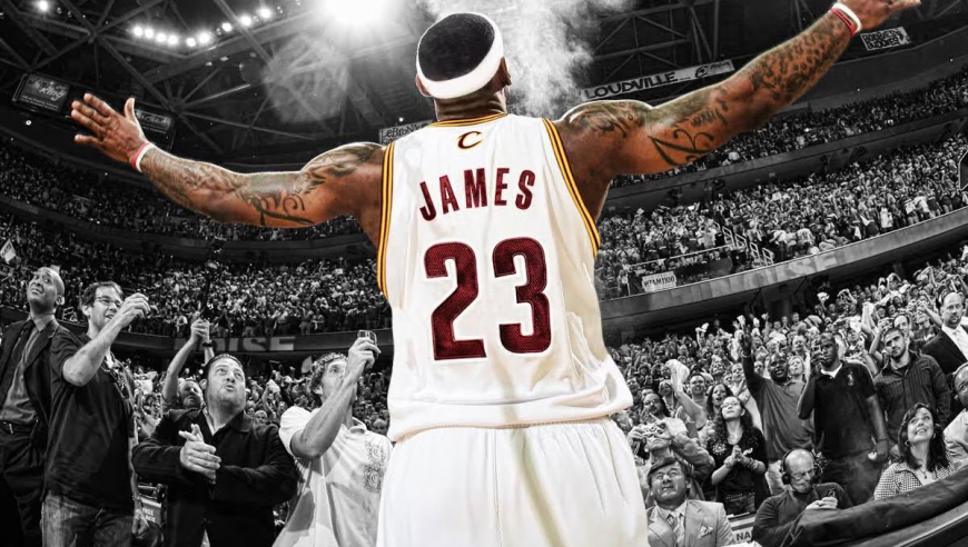 詹姆斯重回骑士！美媒晒26年5个大胆预测：字母加盟热火+掘金夺冠