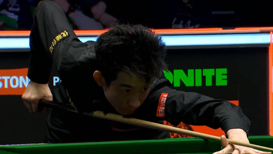 吴宜泽绝杀墨菲，肖国栋硬刚塞尔比，中国双星挺进大师赛八强