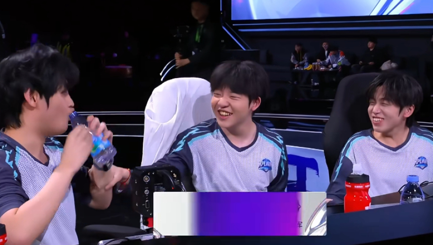 青训破军击败KSG，选手喜极而泣，风萧公孙离带传送引热议