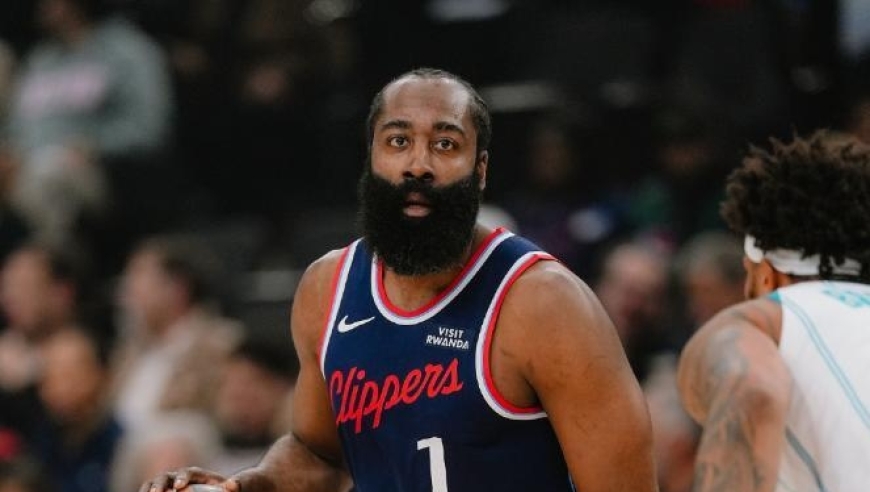 哈登32+4+10+4一战超奥尼尔，小卡单节爆砍19分，快船16连斩黄蜂