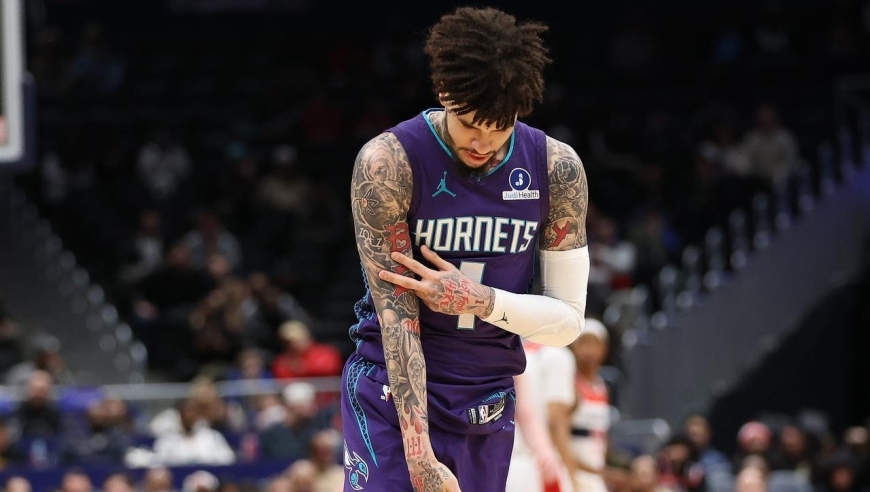 约基奇35+20+12+3+2无缘今日最佳球员！因为三球鲍尔37+7+8创纪录