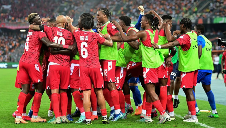 极度抽象！慢镜多角度看非洲杯逆天绝杀，补时三分钟2球绝境逆转