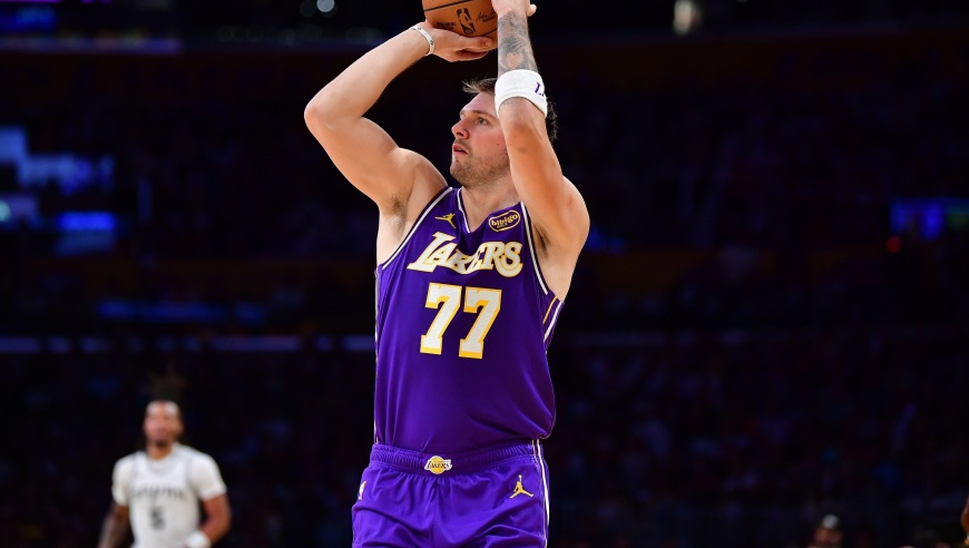 场均轰40分11板9.2助，东契奇MVP榜仅排第五！前四都是哪些超巨？