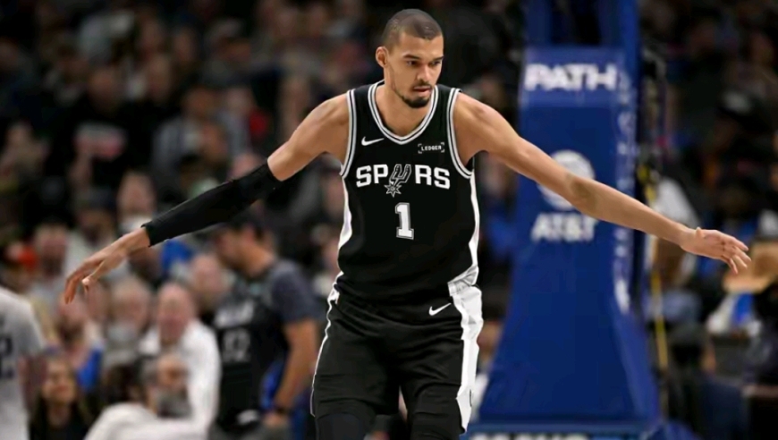 全力以赴！文班亚马全明星赛合砍33+8+3集锦，疯狂对飙伦纳德引爆全场