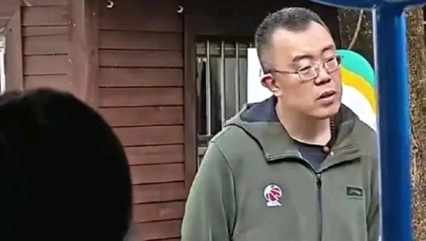 39岁韩德君身材暴瘦，白发突出呈断崖式衰老，职业生涯损耗太大