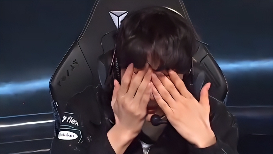 DK选手被打的捂脸都翻盘了，连追两把，T1被逼入生死局