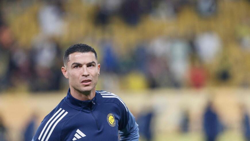 葡萄牙队长C罗照例不投票，阿根廷队长梅西选了谁？ | 记者观察