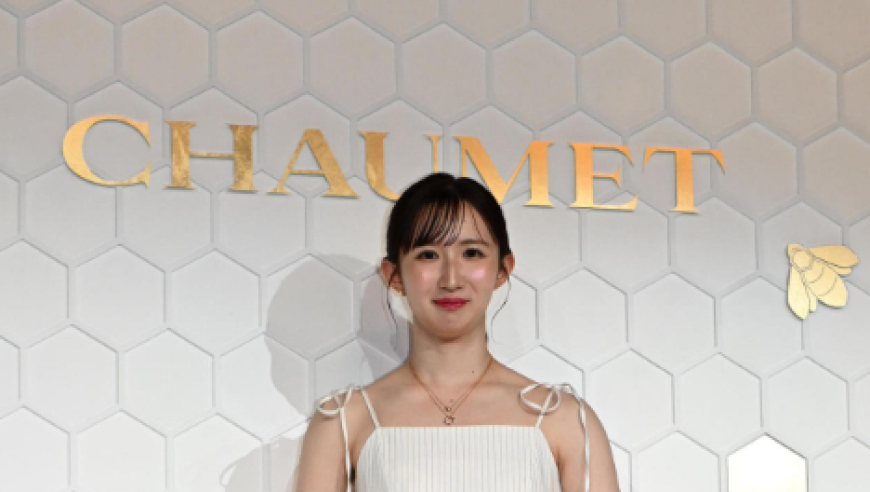 早田希娜着白色连衣裙亮相世博会法国馆：让更多人看到乒乓球运动