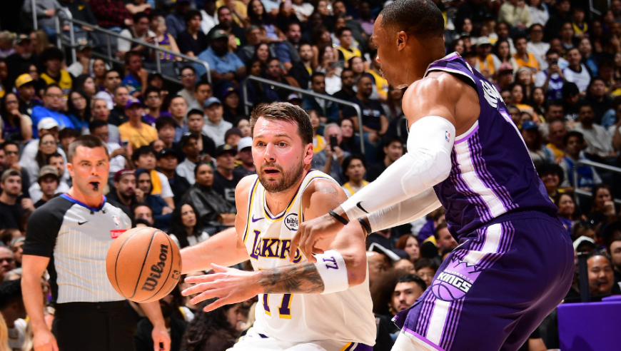 三节打卡！湖人东契奇vs国王28分9助攻集锦：掉球三分+对抗2+1