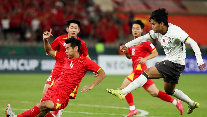 半场压着越南打！U23国足强到有点陌生，李昊两神扑蒯纪闻造险