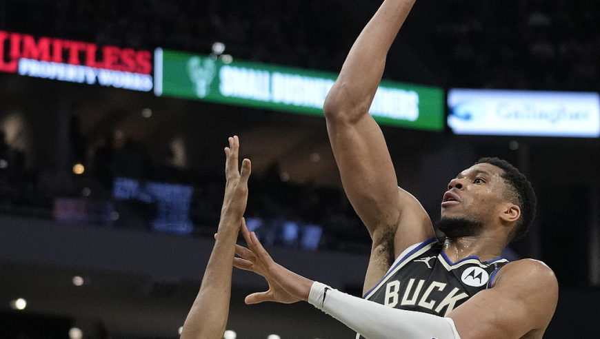 势不可挡！字母哥37+8+7，布伦森对砍36分，雄鹿主场击败尼克斯