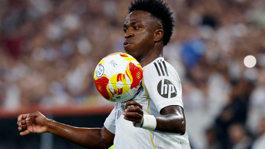 疯狂！回看巴萨皇马补时4分钟轰三球：维尼修斯军训防线一条龙