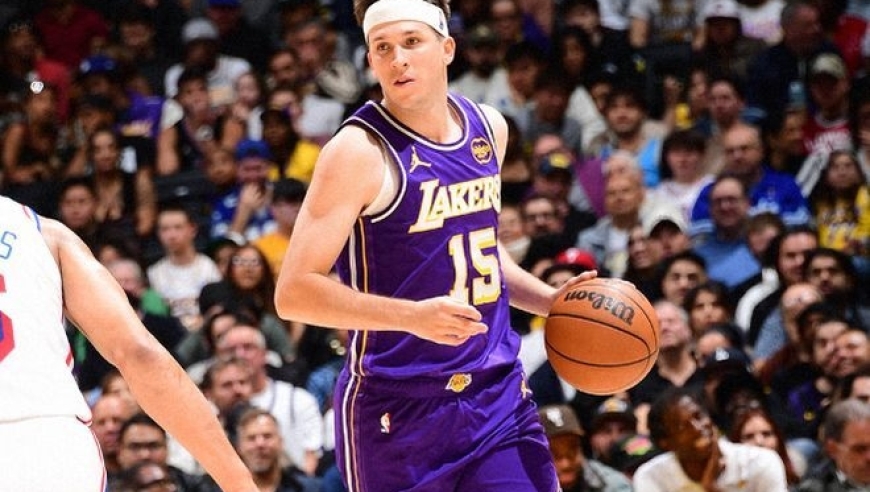 詹姆斯尴尬准三双里夫斯35分救主，大帝空砍35+7+7，湖人逆转76人