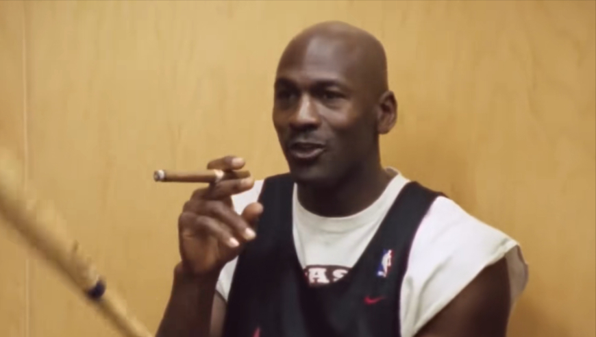 救活耐克的不是乔丹，而是这个&ldquo;狗皮膏药&rdquo;男人｜篮球之神