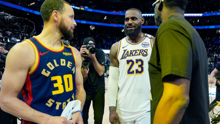 詹姆斯联手库里？勇士面前两条路！这事靠谱程度有多高？丨篮不住嘴