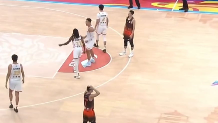 最后一攻&ldquo;自杀&rdquo;？山东0.9秒落后3分拥绝平机会 高诗岩发球队友要2分