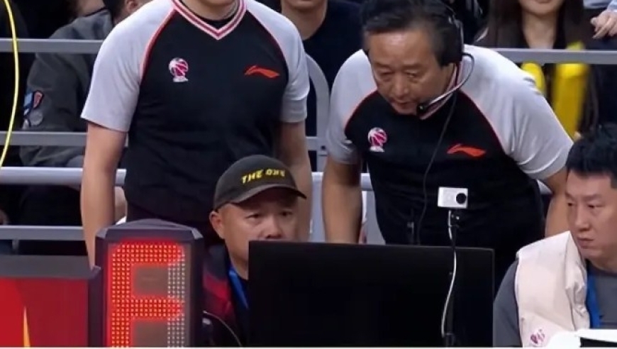 误判+绝杀！广东浙江大战变冤案，丁佳宁一句话点破联赛痛点！