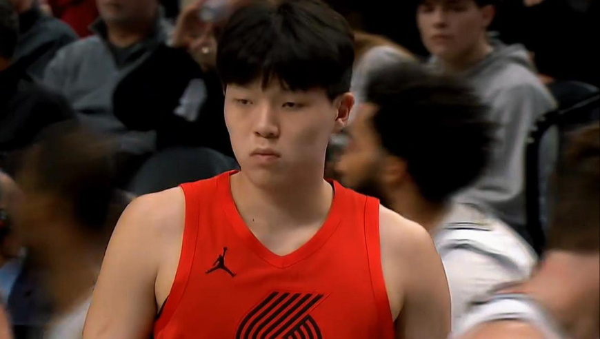 杨瀚森终于出场！最后一分钟杨瀚森替补登场投篮不中但收获唯一篮板