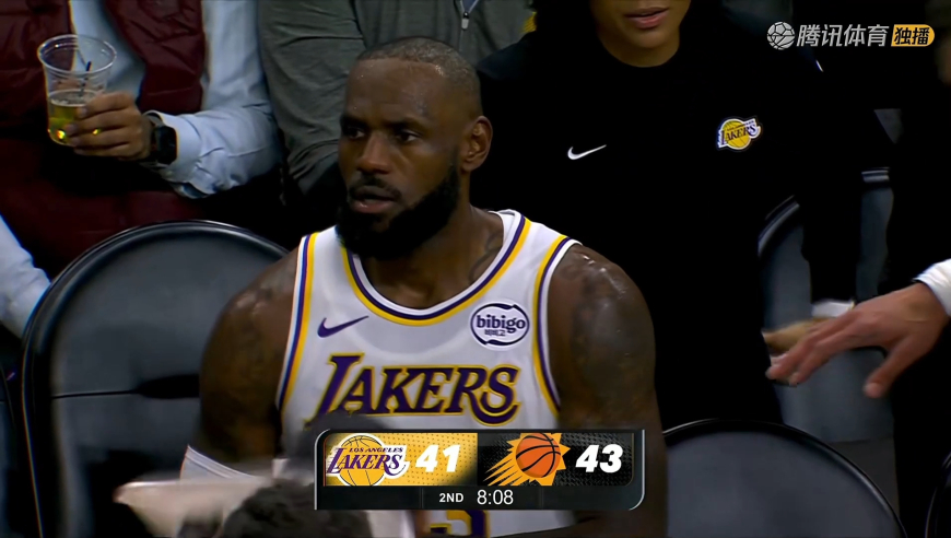 青春回来了！艾顿原地暴扣东契奇中投得手 詹姆斯招牌快攻打停太阳