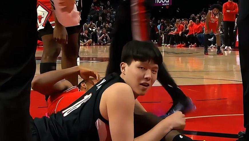 厉害了！杨瀚森倒地争抢球权 随后投篮不中还助攻队友命中三分