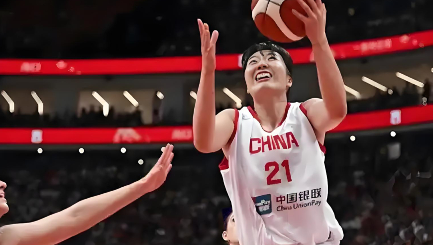 上场 | 4记三分射穿澳洲 全场最高正负值，女篮6边形战士接班李梦