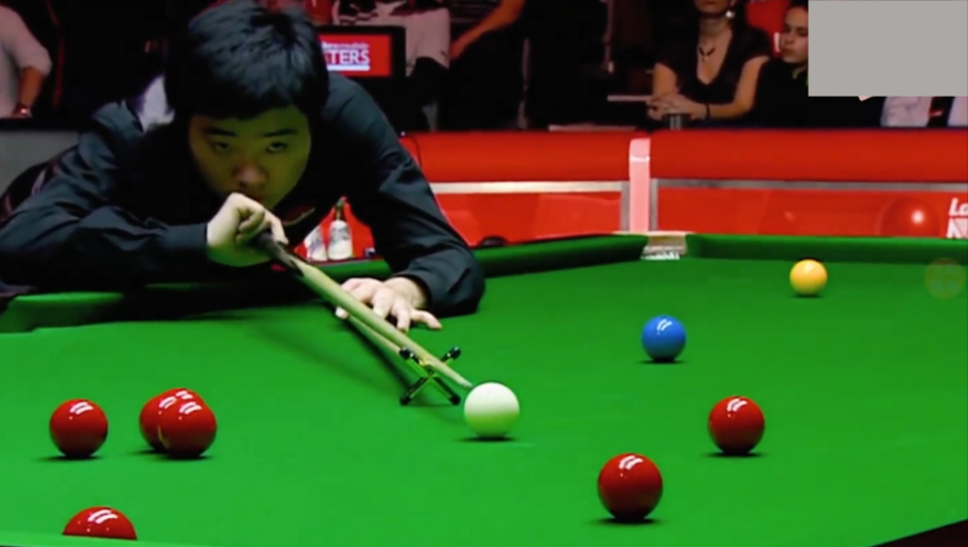 体坛记忆｜丁俊晖一记倒挂金钩，裁判提前祝贺夺冠